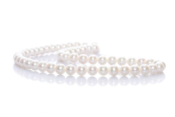 ELEGANTE PERLENSCHMUCK TRENDS: DIE SCHÖNHEIT DER PERLE GENIESSEN