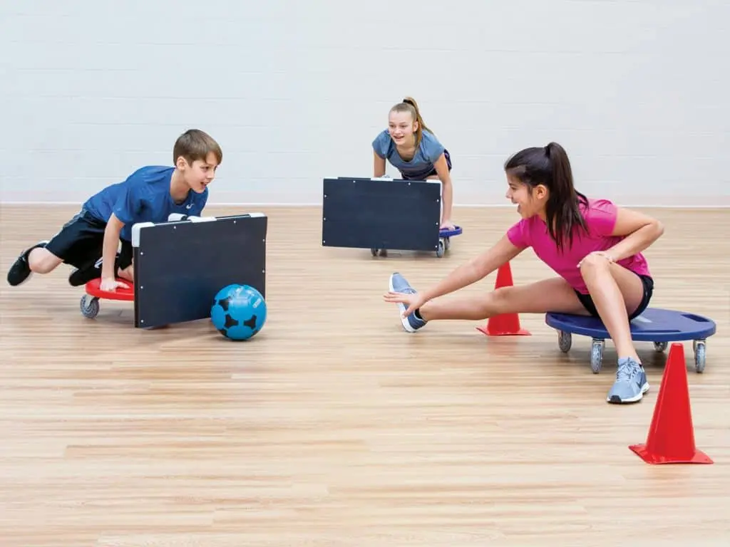 Spielerisch lernen und bewegen mit Spiele Kindergarten Turnhalle fuer Kinder
